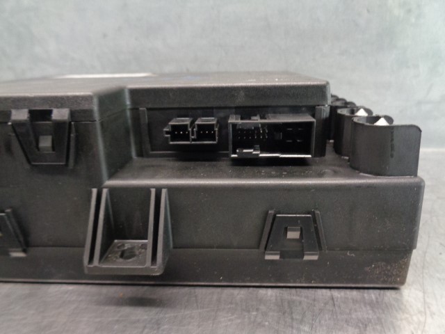 MERCEDES-BENZ S-Class W221 (2005-2013) Saugiklių dėžė A2215400401, 5DK00901305, HELLA 19836976