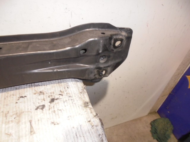 Refuerzo paragolpes delantero 135930 A4546200330 de Smart Forfour (454) 2004-2006 95 CV con 1 km - pieza usada