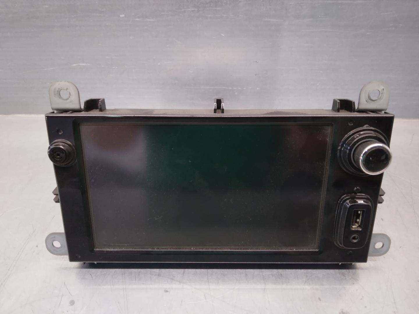 RENAULT Clio 3 generation (2005-2012) Music Player With GPS 281155249R 21722238