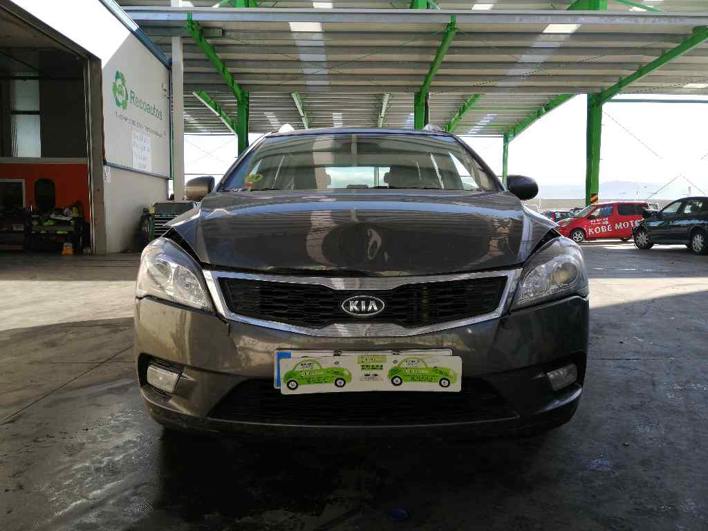 KIA Cee'd 1 generation (2007-2012) Bakre höger dörrfönsterkontrollbrytare 19721328