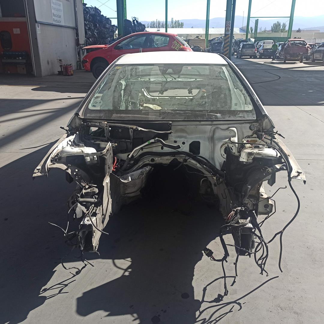 MERCEDES-BENZ C-Class W204/S204/C204 (2004-2015) Priekšējais labais lanžerons A2046200150, CORTECARRACERIA, IZQUIERDA 24156393