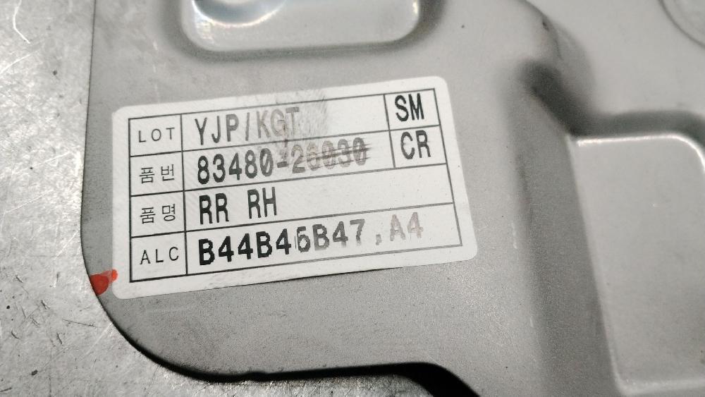 Elevalunas trasero derecho D4EA 8348026030 de Hyundai Santa fé i (sm) 2001-2006 113 CV con 222000 km - pieza usada