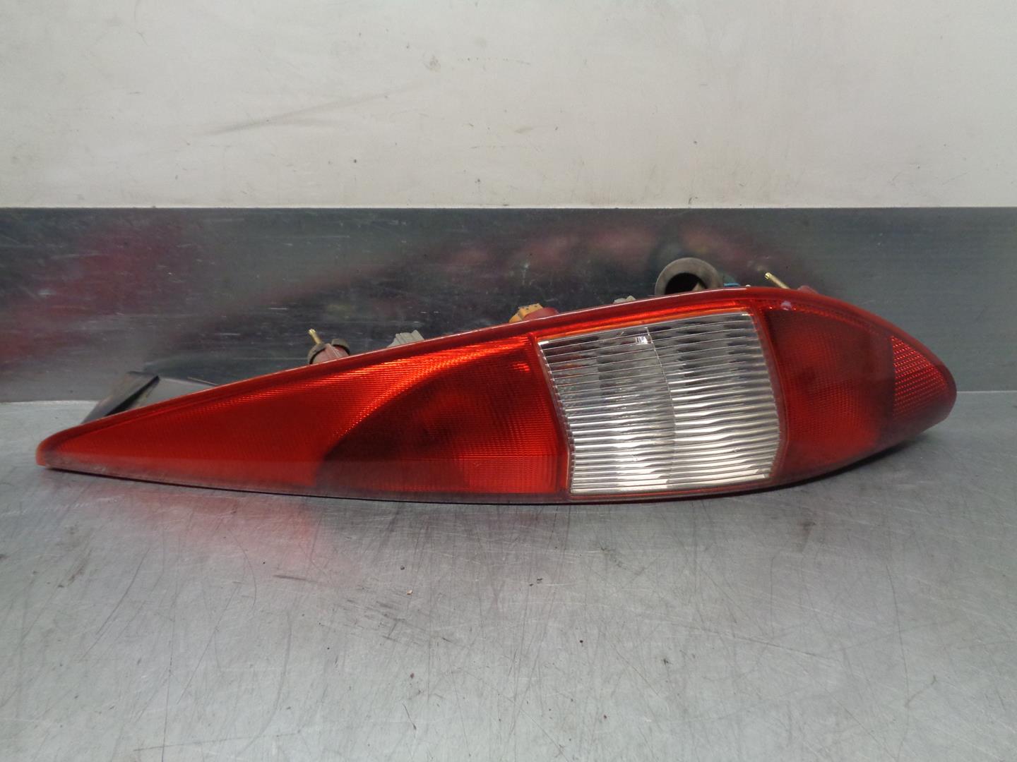 FORD Mondeo 3 generation (2000-2007) Rear Right Taillight Lamp 1S7113404C, 5PUERTAS 19864457
