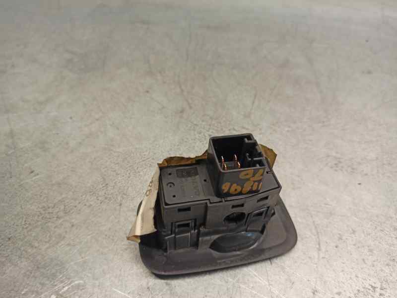 VOLVO XC90 1 generation (2002-2014) Rear Right Door Window Control Switch 8685288 19708671