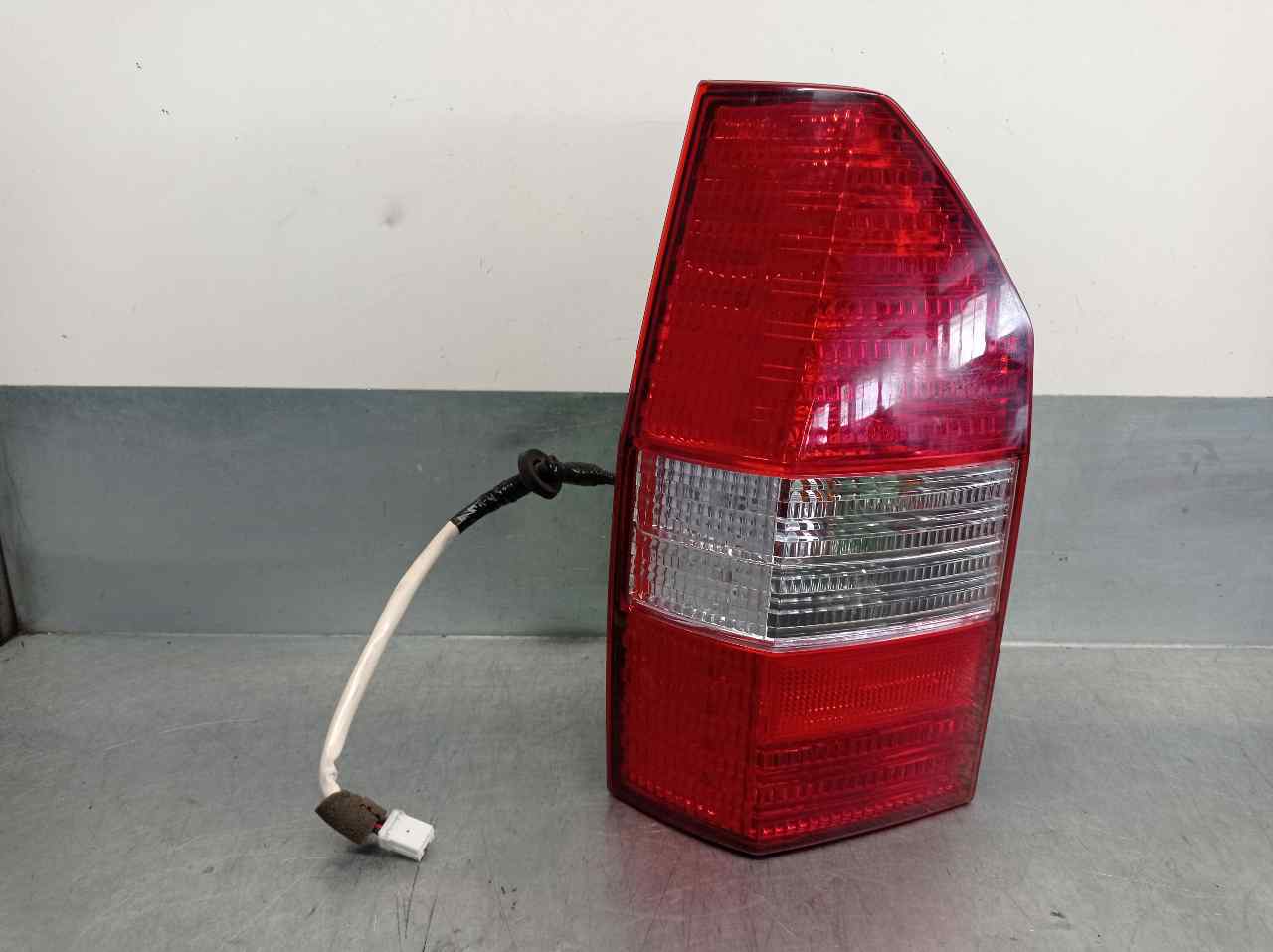 MITSUBISHI Space Wagon 3 generation (1998-2004) Rear Right Taillight Lamp MR465608, 5PUERTAS 19804111