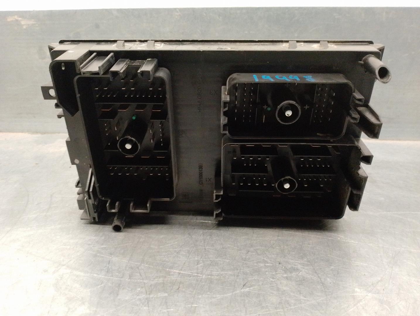 OPEL Astra J (2009-2020) Fuse Box 13318782, 1110032AB 23756198