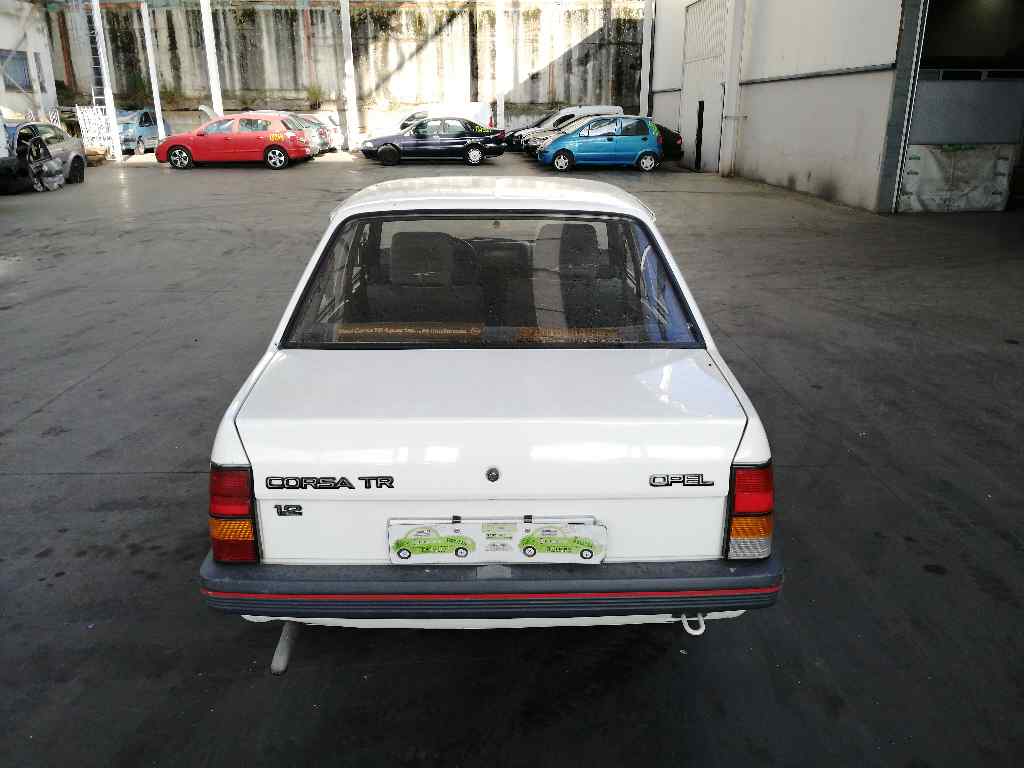 OPEL Corsa A (1982-1993) Бампер задний 4PUERTAS 19742577