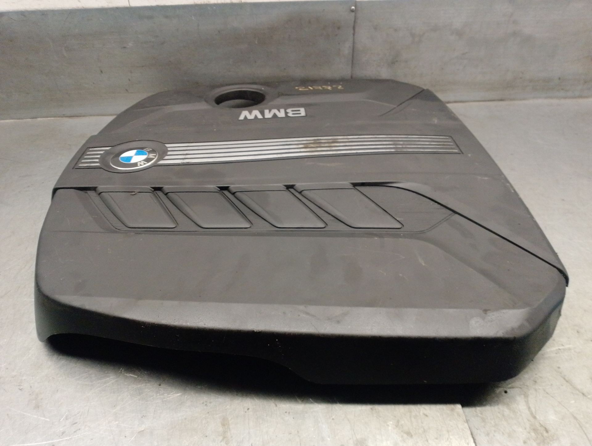 Tapa motor N47D20C 13717802847 de Bmw 5 (f10) 2011-2016 184 CV con 1 km - pieza usada
