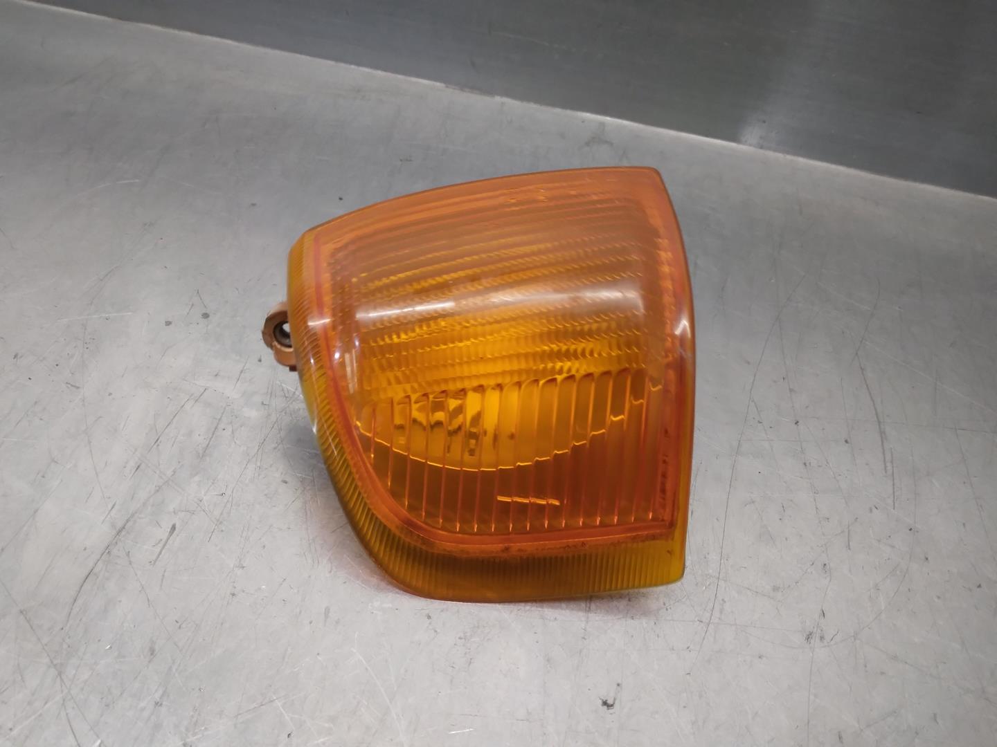 FORD Orion 2 generation (1986-1990) Front Right Fender Turn Signal 6136488, 4PUERTAS 24151853