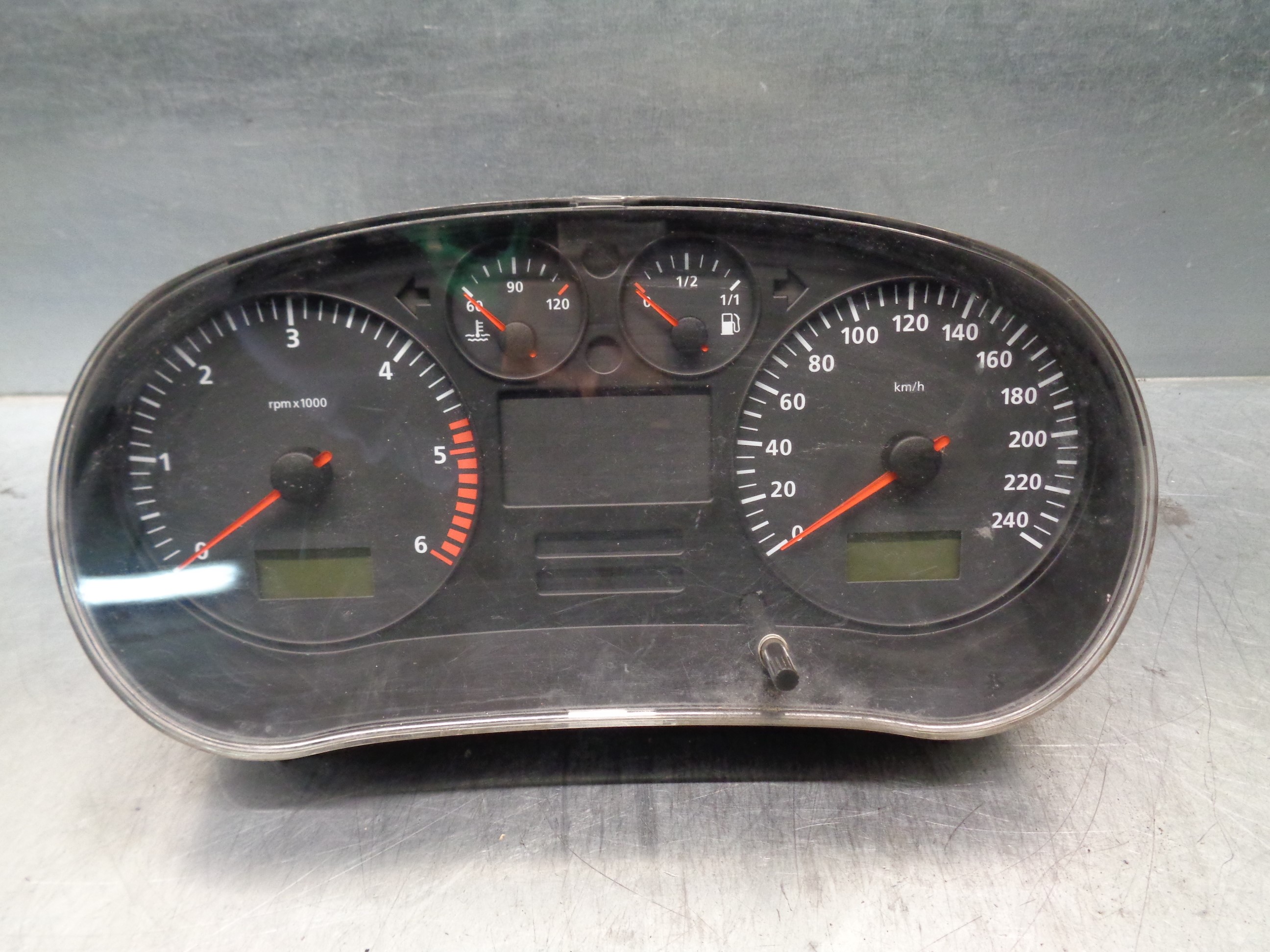 NISSAN Leon 1 generation (1999-2005) Speedometer VDO,VDO+-110080074015 21696068