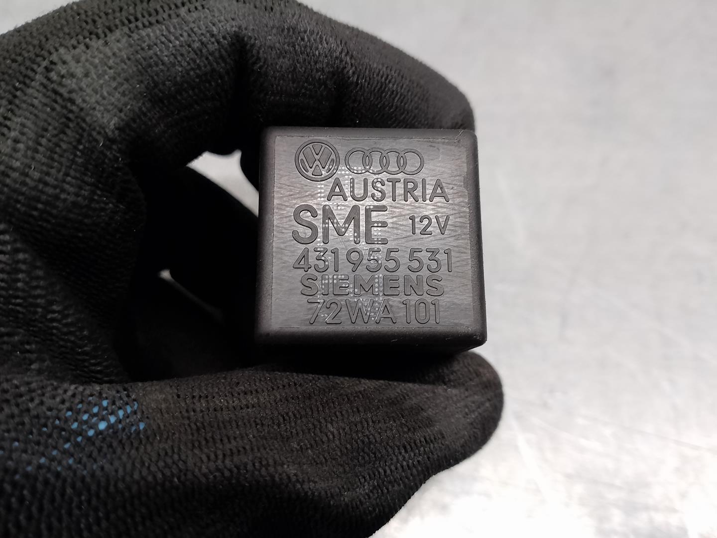 AUDI A4 B5/8D (1994-2001) Relays 431955531, 72WA101, SIEMENS 24163494