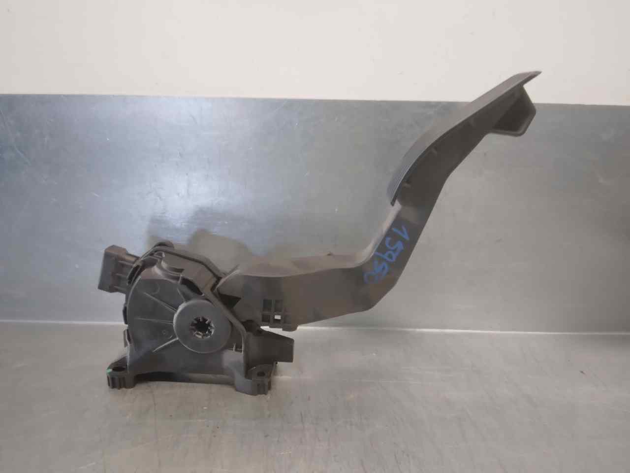 FIAT Tipo 2 generation (2015-2024) Other Body Parts 51987018, 6PV01017520, HELLA 19824172