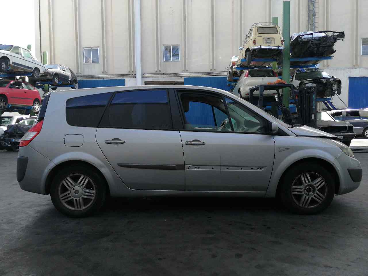 RENAULT Scenic 2 generation (2003-2010) Citas motora nodalījuma detaļas 7700113552+ 19822803