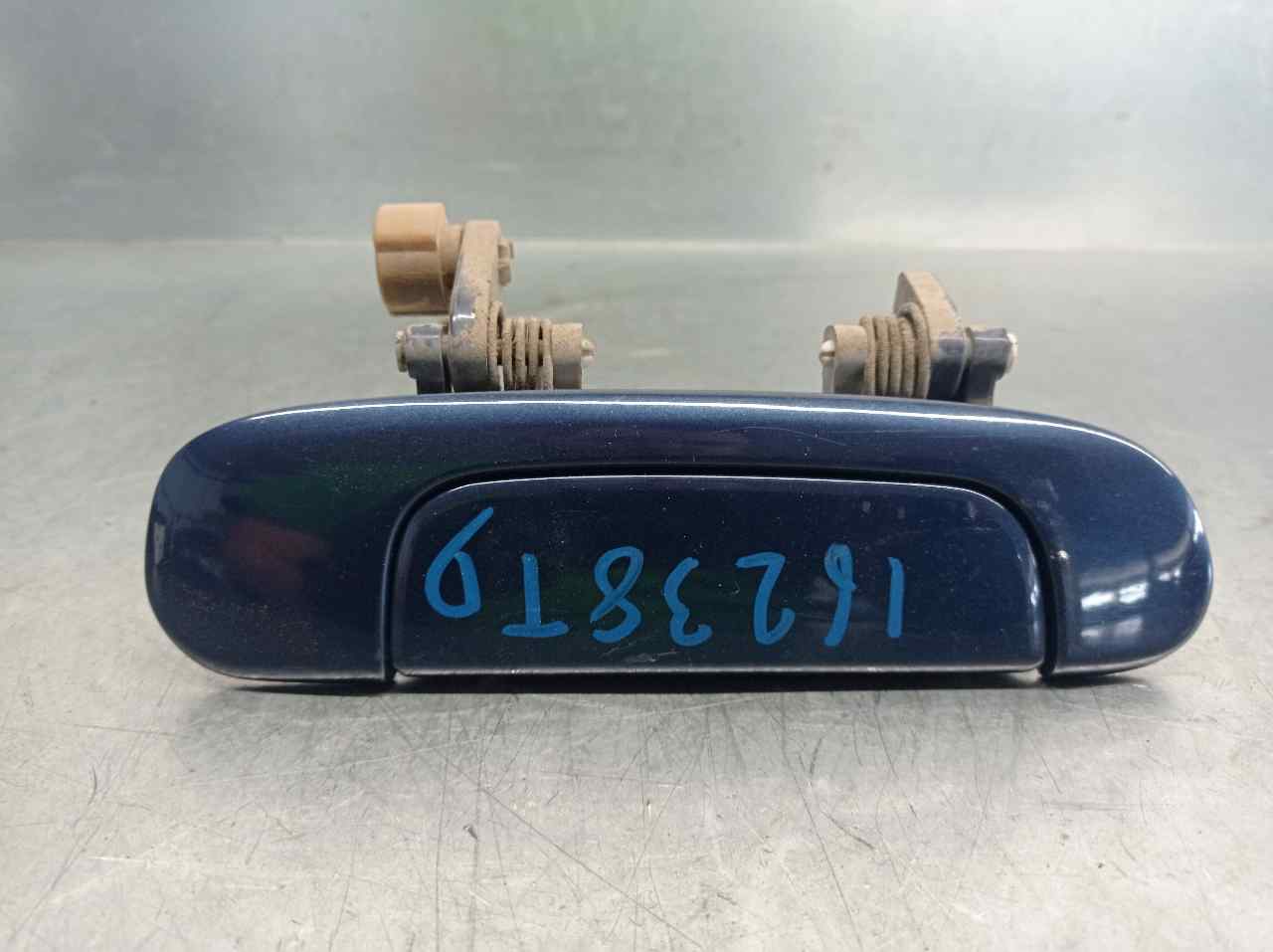 MAZDA Premacy CP (1999-2005) Наружная ручка задней правой двери C10072410B, 5PUERTAS 19832801