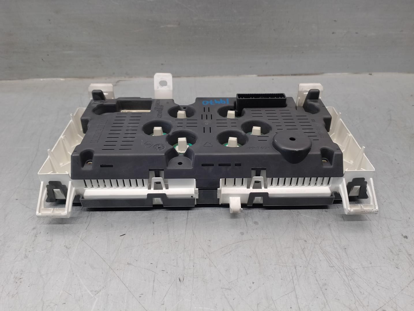 RENAULT Modus 1 generation (2004-2012) Spidometras (Prietaisų skydelis) 8200418023, NS0039032, JHONSONCONTROLS 24205102