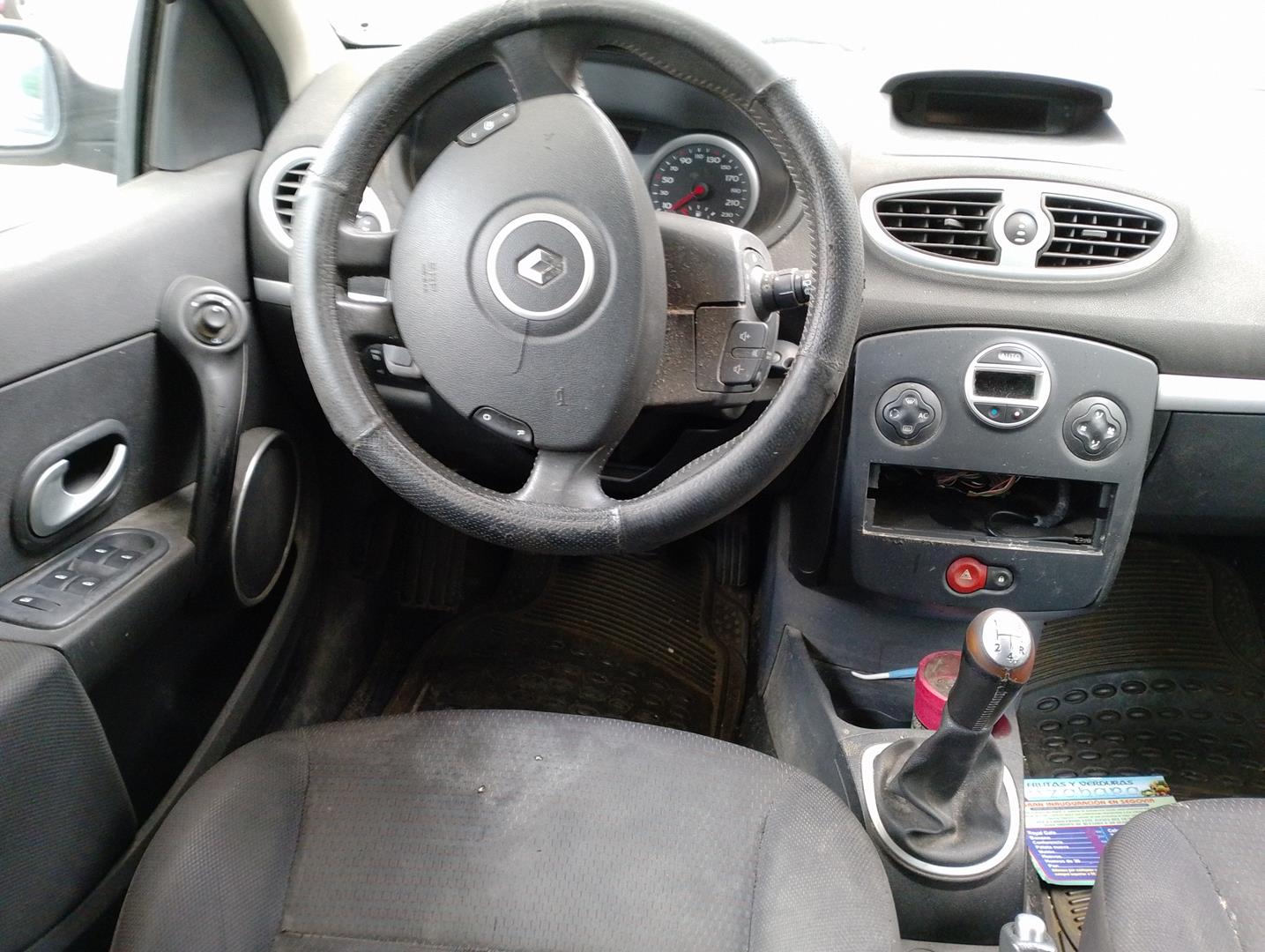 RENAULT Clio 2 generation (1998-2013) Front Left Wheel Hub 8200345944 21719035