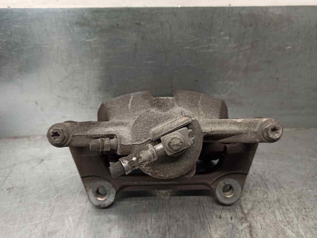 KIA Yeti 1 generation (2009-2018) Front Left Brake Caliper 8V0615123D 19825792