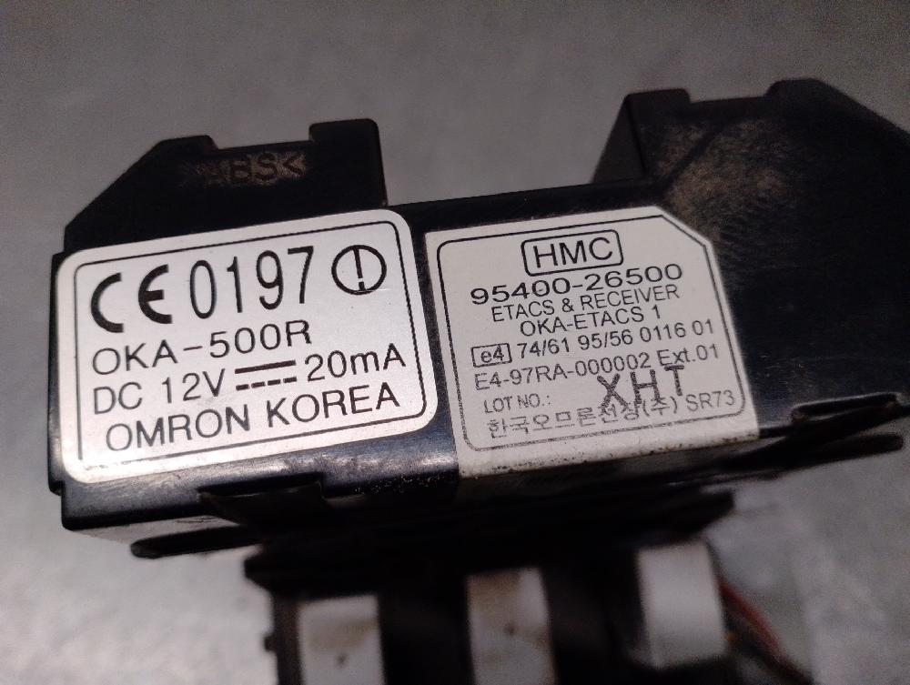 Caja de relés / fusibles D4EA 9540026500 de Hyundai Santa fé i (sm) 2001-2006 113 CV con 286000 km - pieza usada