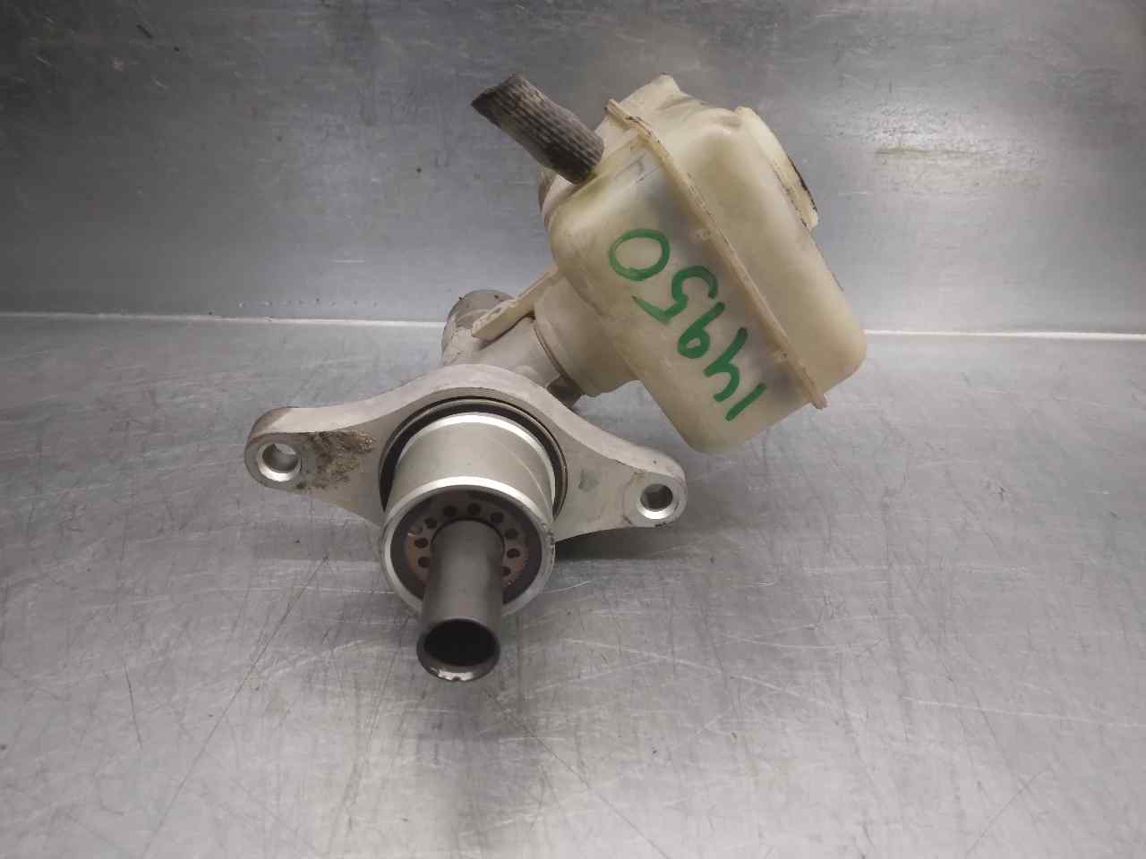 SKODA Octavia 1 generation (1996-2010) Brake Cylinder 03350884581 19796212