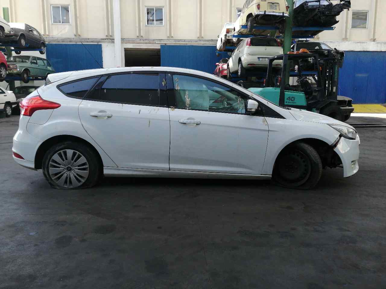 FORD Focus 3 generation (2011-2020) Priekšējo kreiso durvju logu pacēlājs 5PUERTAS, 5PUERTAS+6PINES 19817663