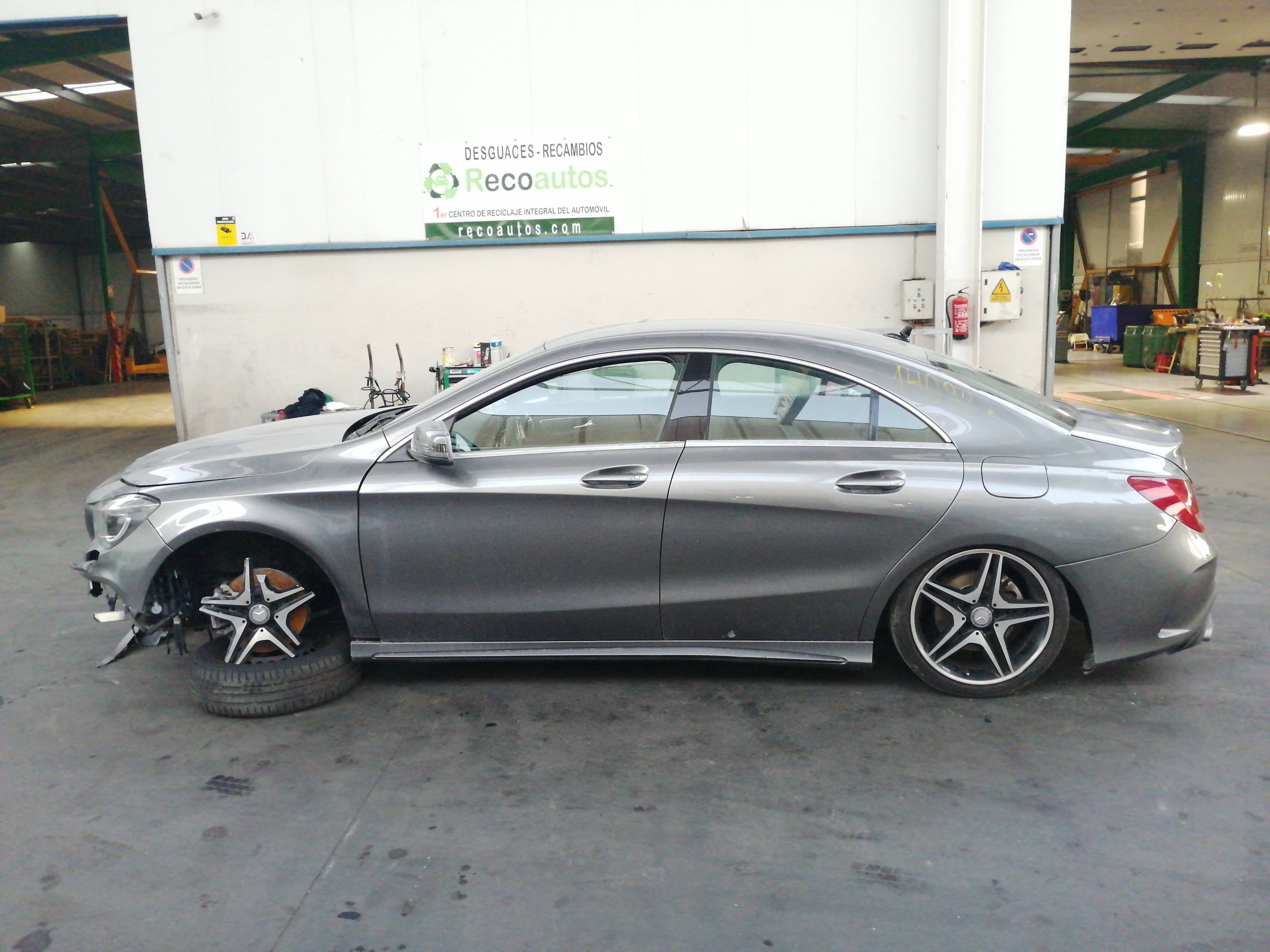 MERCEDES-BENZ CLA-Class C117 (2013-2016) Fönsterlyftare till vänster bak 4PUERTAS,4PUERTAS+6PINES 24121421