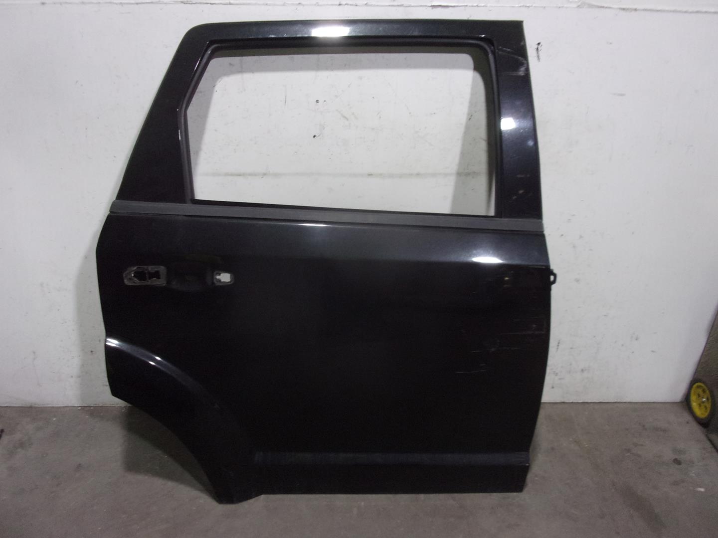 DODGE Journey 1 generation (2008-2020) Rear Right Door K68067472AB,NEGRA,5PUERTAS 24207366