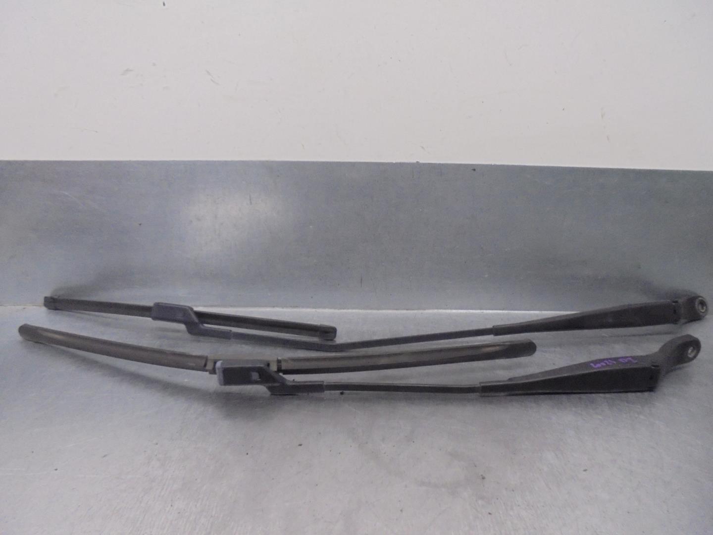 RENAULT Twingo 2 generation (2007-2014) Front Wiper Arms 288865752R, 288818509R 24218912