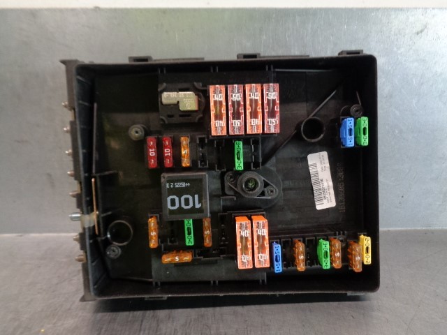 SKODA Octavia 2 generation (2004-2013) Fuse Box 1K0937125 24140379