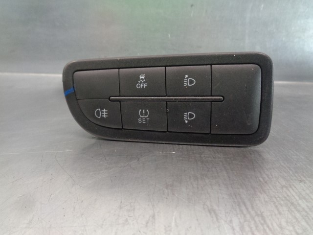 KIA Tipo 2 generation (2015-2024) Kytkimet 30201189,0735630749+ 19831548