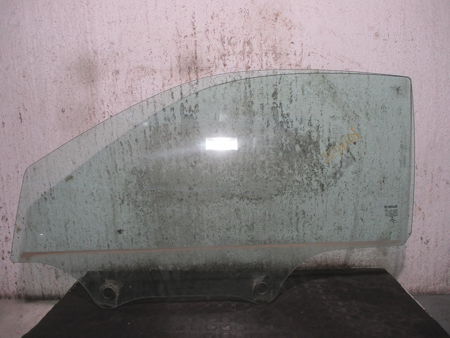 SMART Fortwo 2 generation (2007-2015) Priekšējais kreisais durvju stikls A4517250100, 43R-00049 24119437