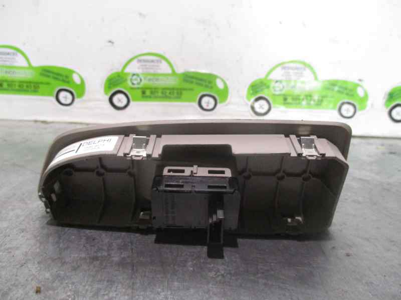 BMW 1 Series E81/E82/E87/E88 (2004-2013) Priekinių dešinių durų langų pakėlimo mygtukai DELPHI+15939873,DELPHI 26312562