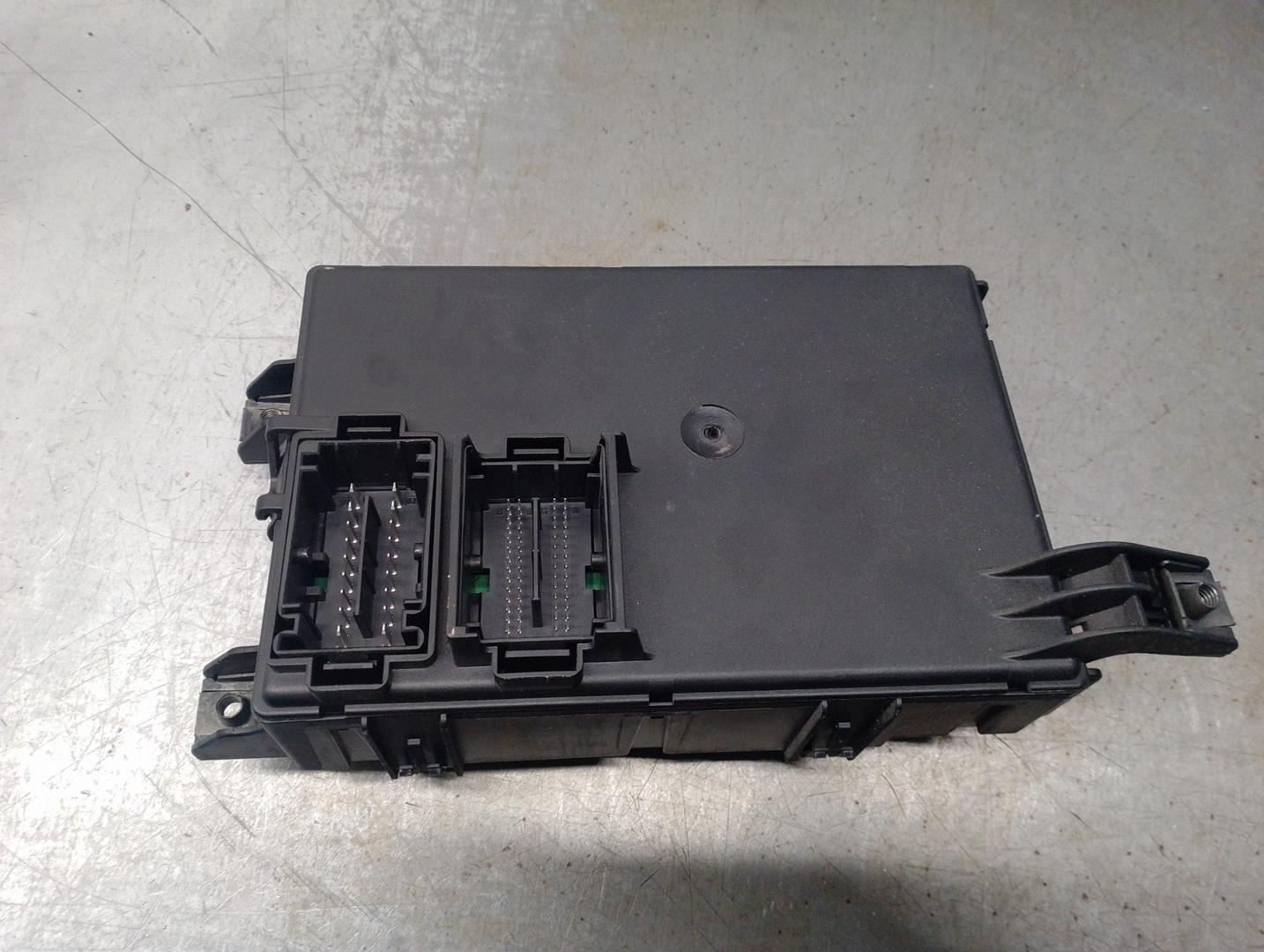 OPEL Corsa D (2006-2020) Fuse Box 13286032, 28176266, DELPHI 24209633