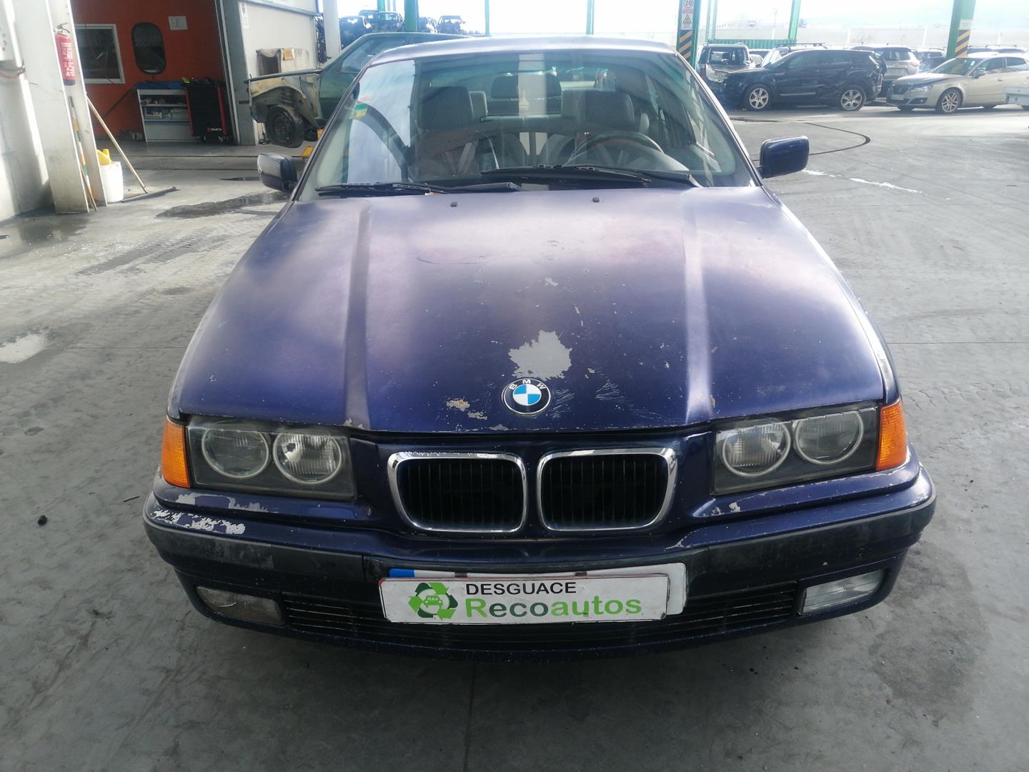 BMW 3 Series E36 (1990-2000) Крыло переднее левое 41358223921, AZUL 24550558