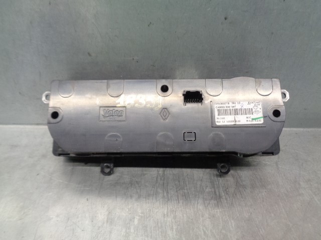 RENAULT Clio 4 generation (2012-2020) Klimato kontrolės (klimos) valdymas 275100037R, E1067144C, VALEO 24150830