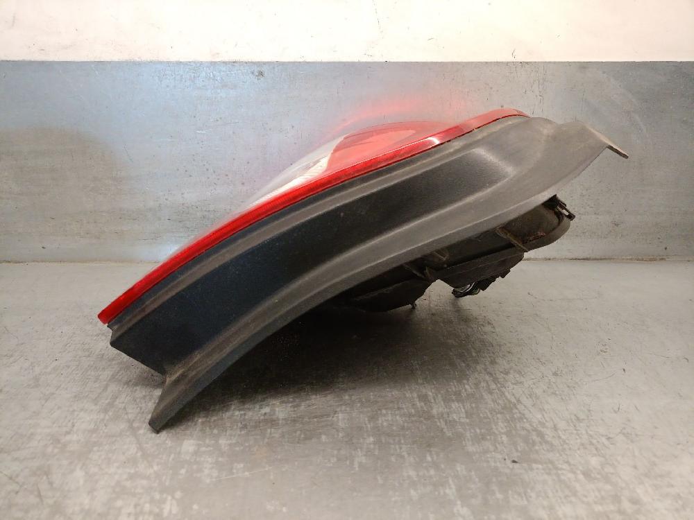 Pisca tras esquerdo K9K17 8200387888 de Renault Twingo ii (cn0_) 2007-0 64 CV con 271000 km - pieza usada