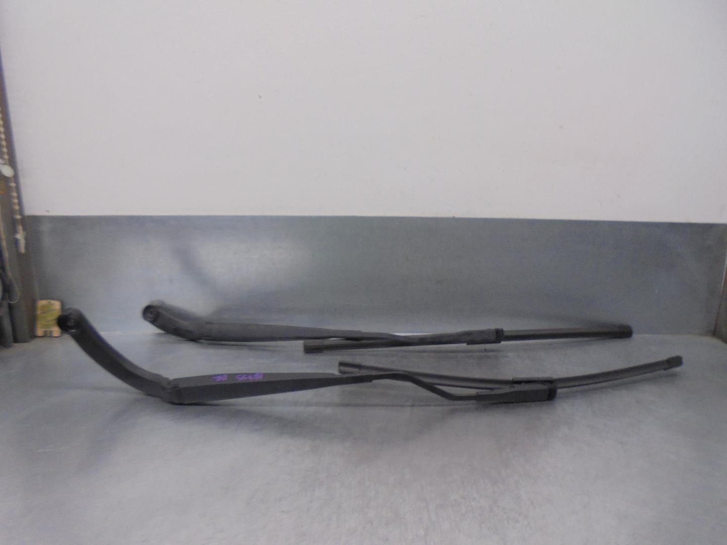 FORD USA Mustang 6 generation (2014-2024) Front Wiper Arms FR3Z17526A, FR3Z17527A 24155095