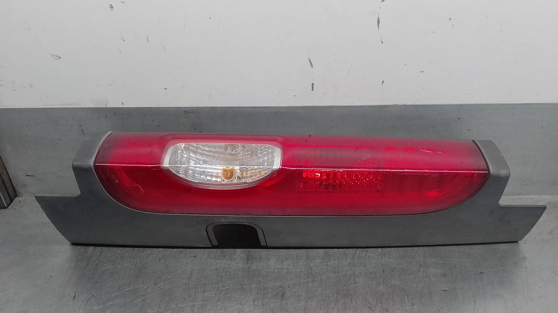 OPEL Vivaro Rear Right Taillight Lamp 4416772,5PUERTAS 24226771