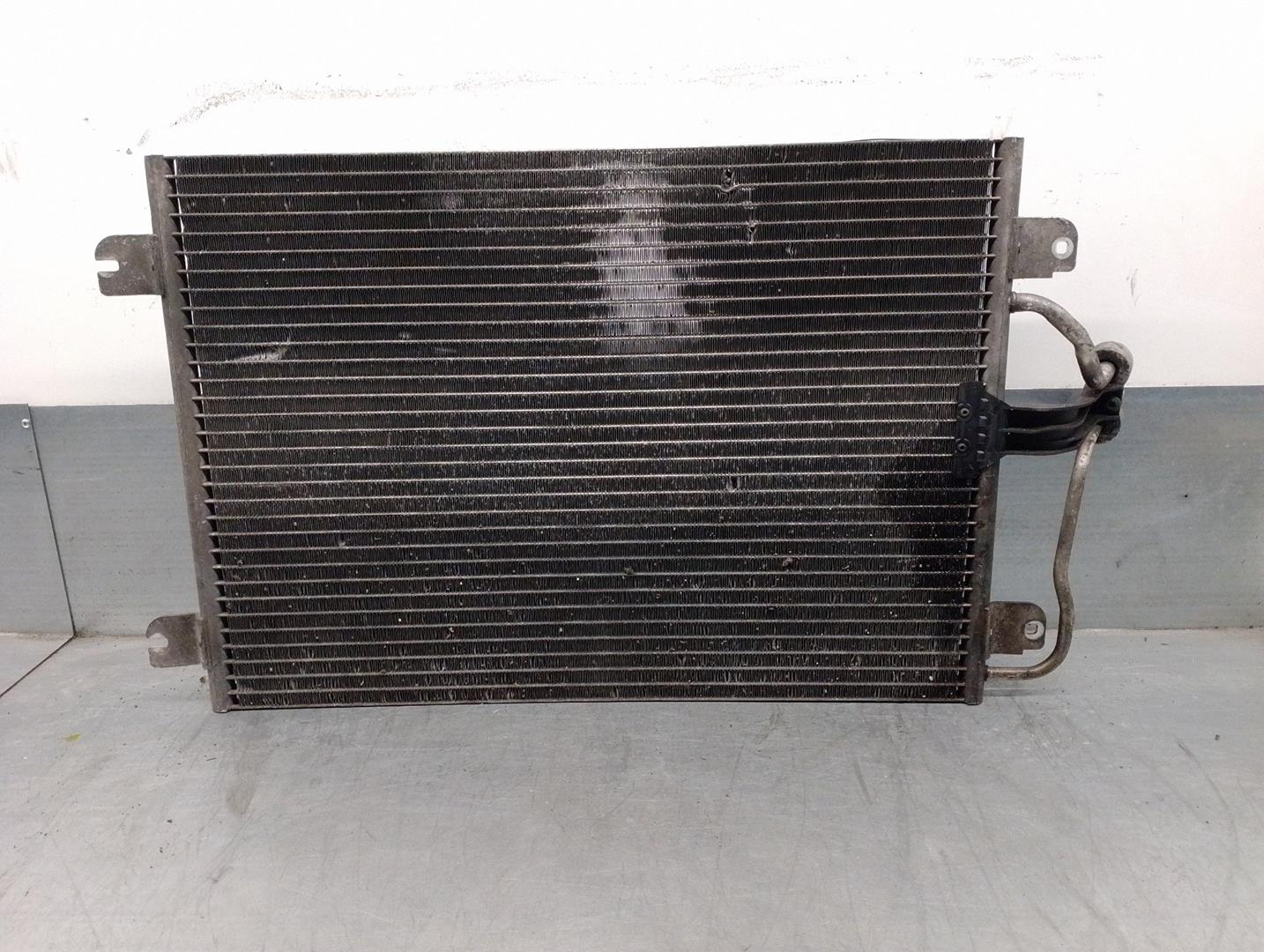 RENAULT Megane 1 generation (1995-2003) Air Con radiator 8200029471C, 865672G, VALEO 24184916