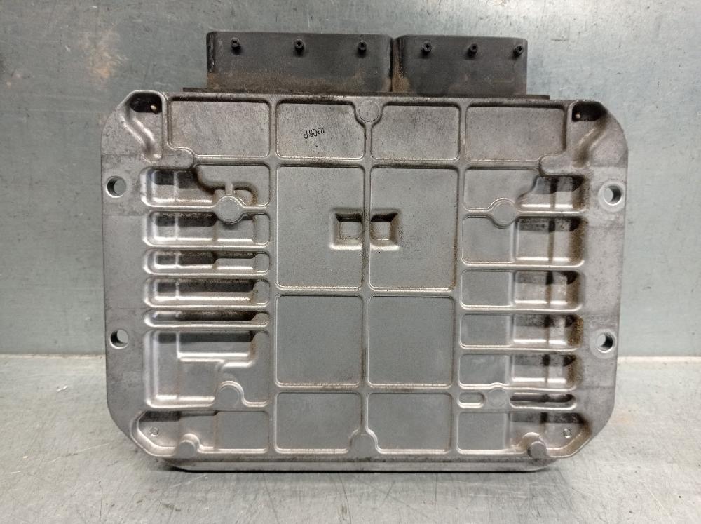 Centralita motor uce A17DTR 55579443 de Opel Astra j (p10) 2009-2015 110 CV con 1 km - pieza usada