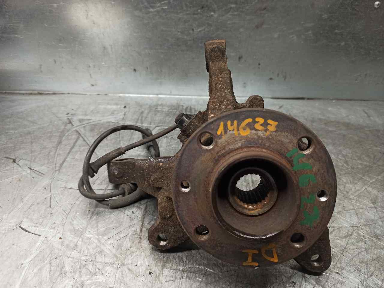 CITROËN Megane 1 generation (1995-2003) Front Left Wheel Hub 8200171673, 8200171673, 8200171673+ 24123874