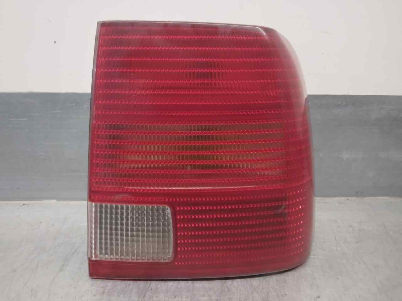 VOLKSWAGEN Passat B5 (1996-2005) Rear Right Taillight Lamp 3B5945096F, DEALETA, 4PUERTAS 19905214