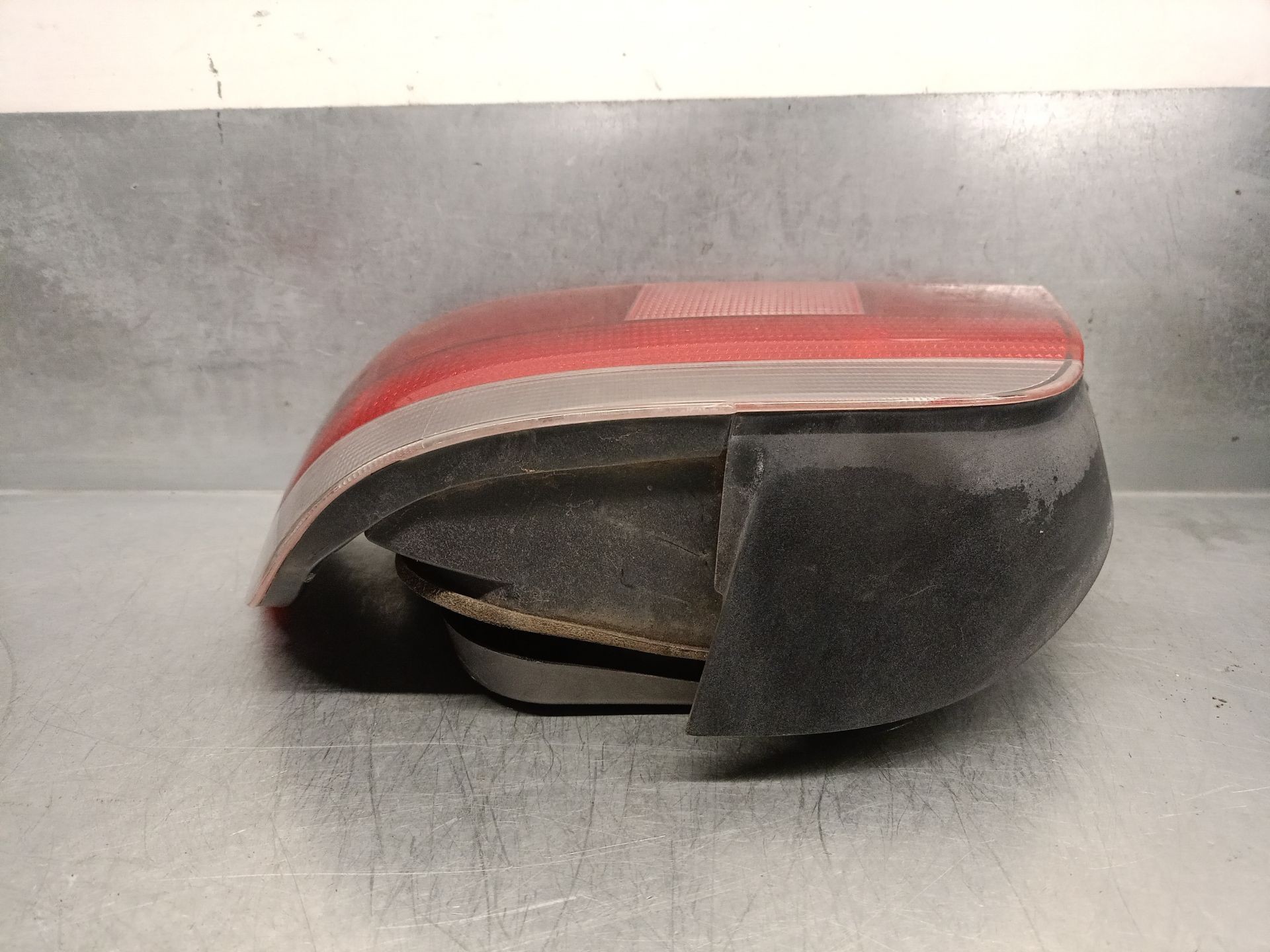 Pisca tras direito 256T1 63218363558 de Bmw 5 (e39) 2000-2003 143 CV - pieza usada