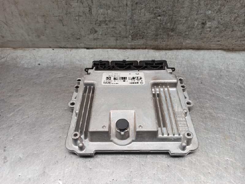 RENAULT Clio 3 generation (2005-2012) Engine Control Unit ECU 19744549