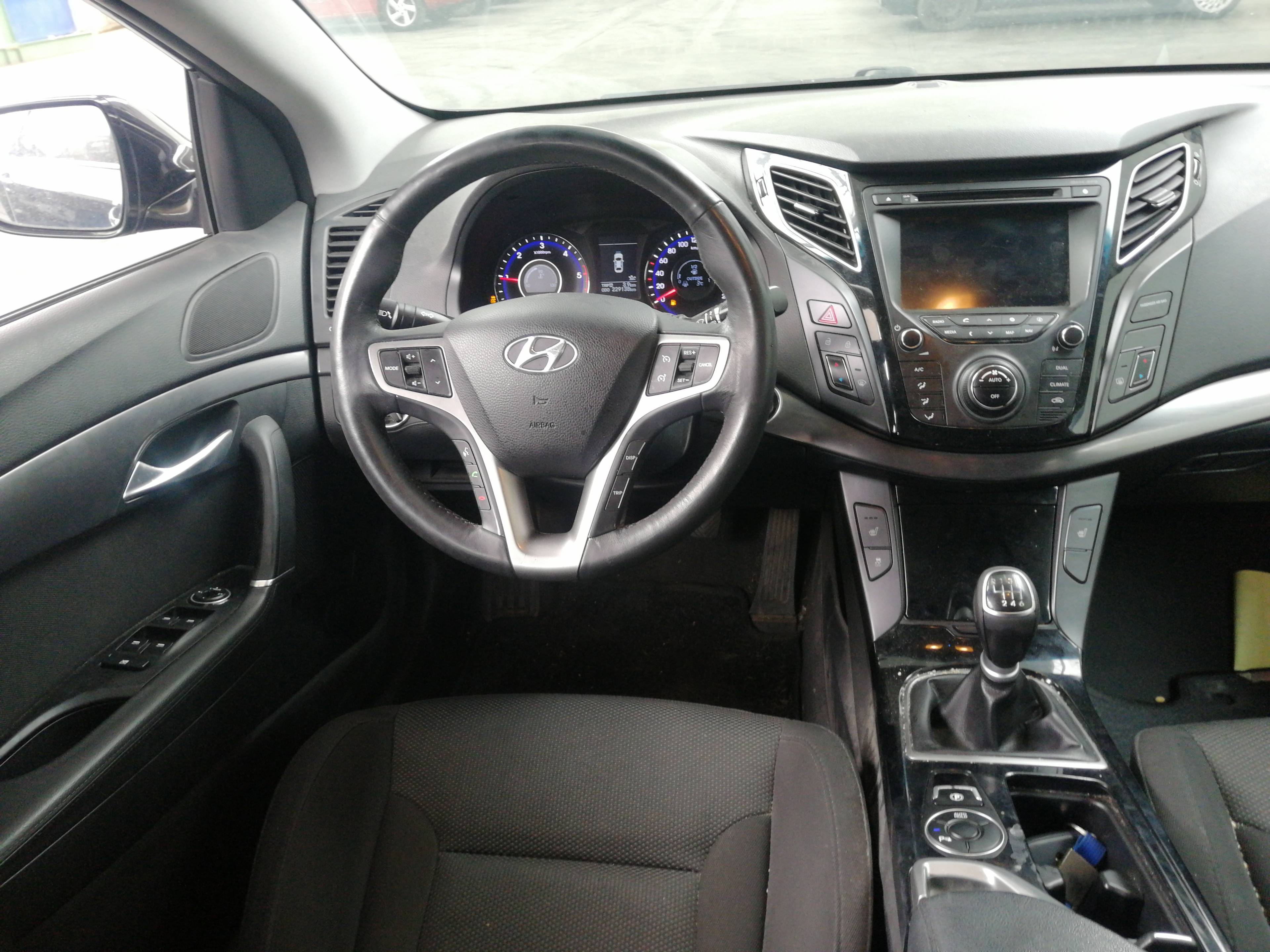 HYUNDAI i40 VF (1 generation) (2011-2020) Наружная ручка задней правой двери 826513Z010 24120759