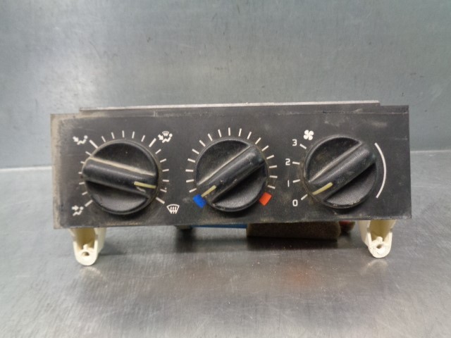 RENAULT Clio 2 generation (1998-2013) Climate  Control Unit A36251169W 19917599