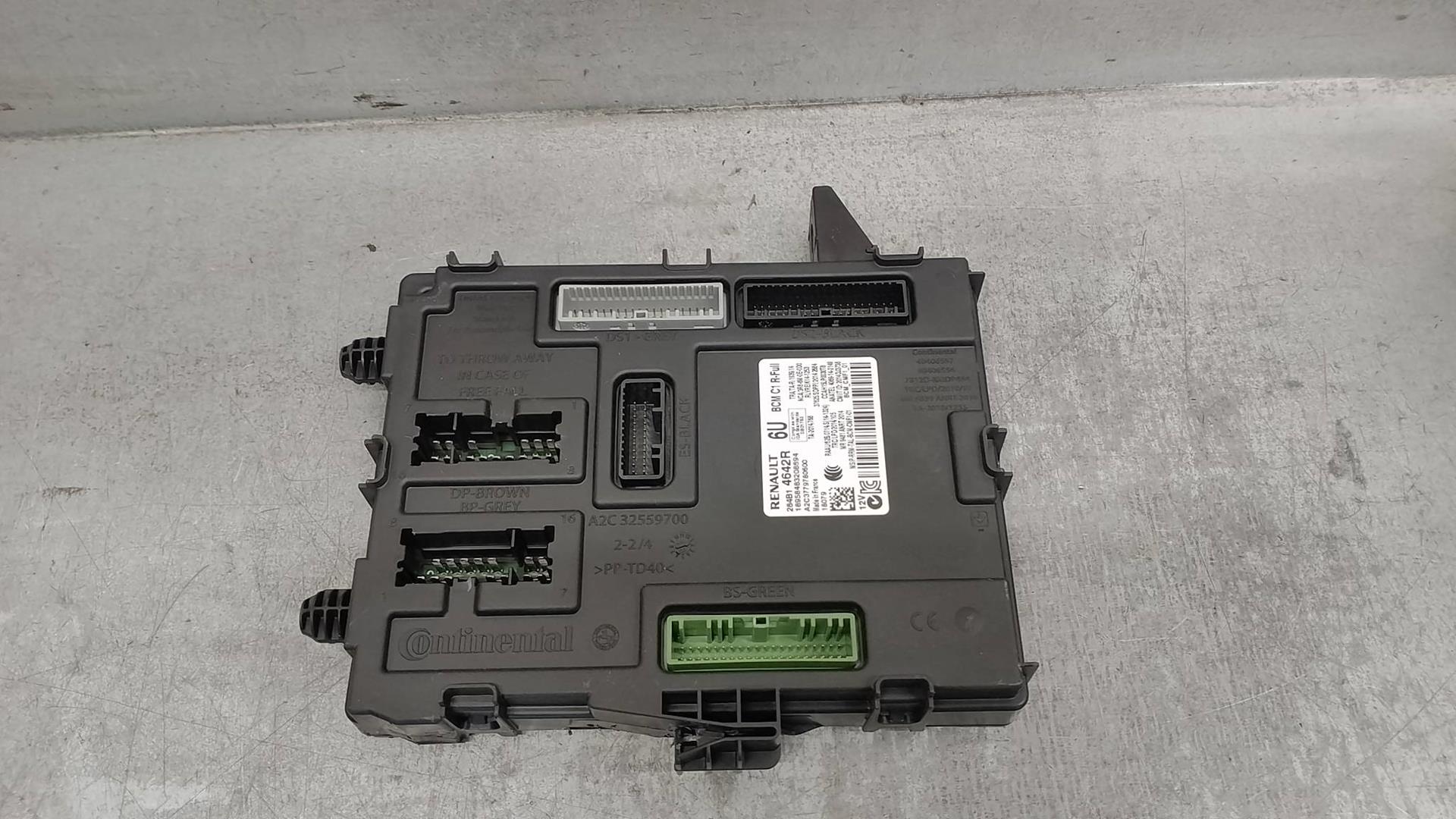 RENAULT Megane 3 generation (2008-2020) Fuse Box 284B14642R, A2C3779780600 23758456