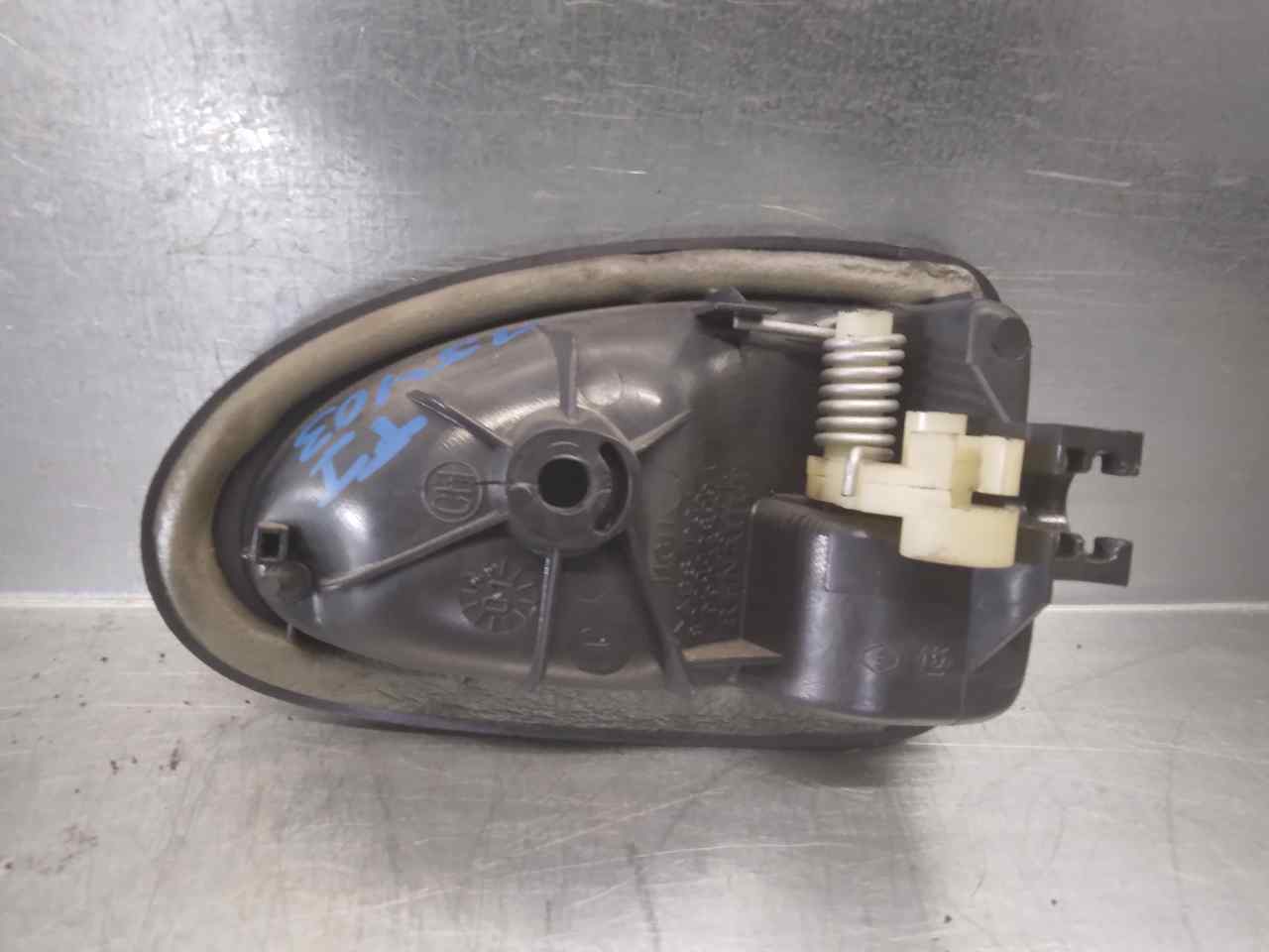 CHRYSLER Megane 1 generation (1995-2003) Left Rear Internal Opening Handle 5PUERTAS, 8200028994+ 19806319