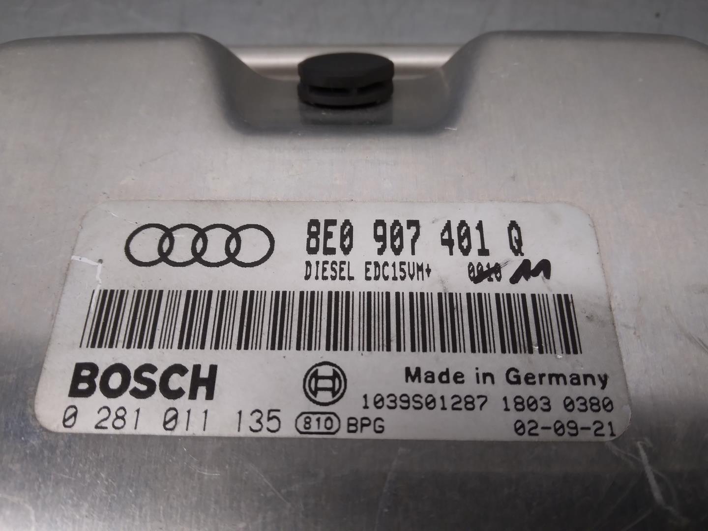 AUDI A4 B6/8E (2000-2005) Moottorin ohjausyksikkö ECU 8E0907401Q,0281011135 21733301