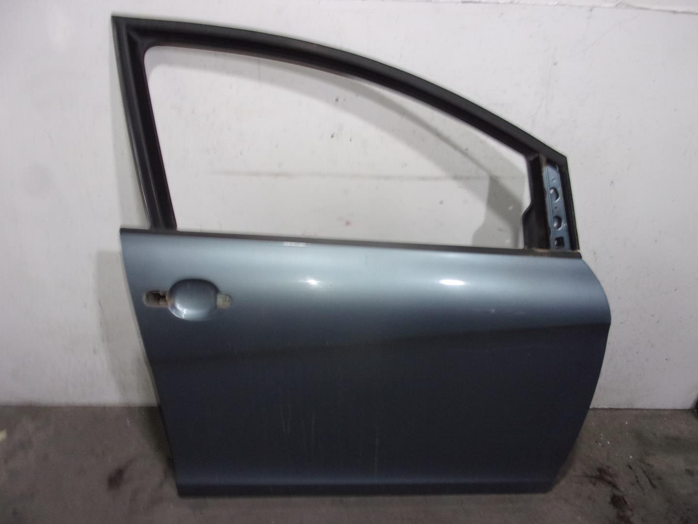 SEAT Altea 1 generation (2004-2013) Передняя правая дверь 5P0831056, AZUL, 5PUERTAS 24387415