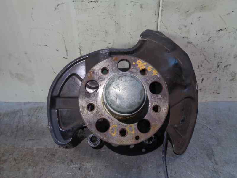 MERCEDES-BENZ C-Class W203/S203/CL203 (2000-2008) Front Right Wheel Hub A2093320101 19657742